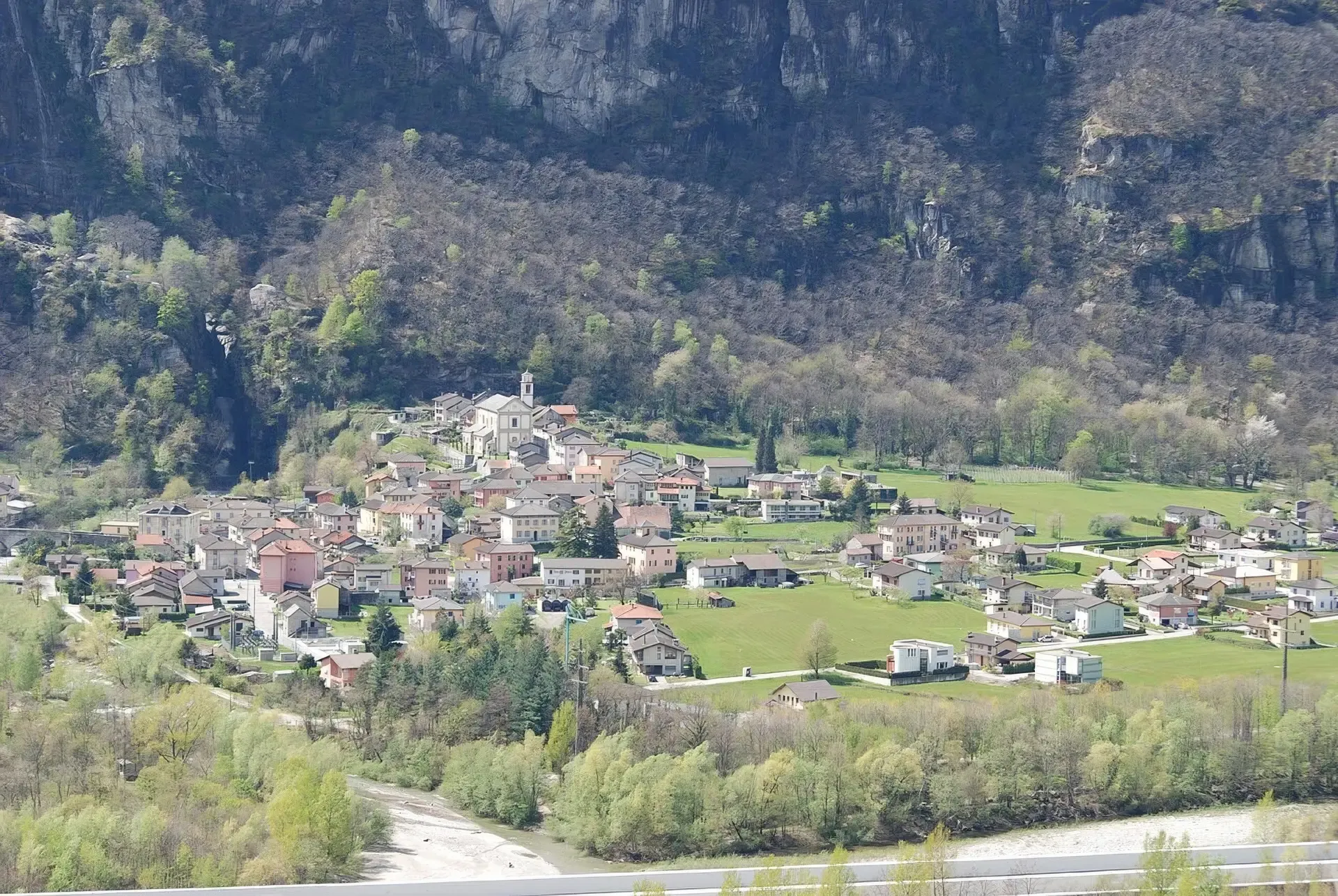 Lodrino, uno dei quattro quartieri del Comune di Riviera